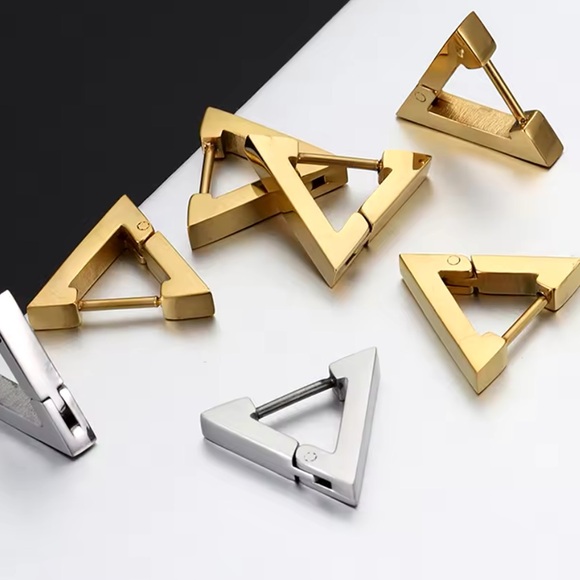 Chantal - Gold Triangle Stainless Steel Earrings Unisex - Picture 7 of 8